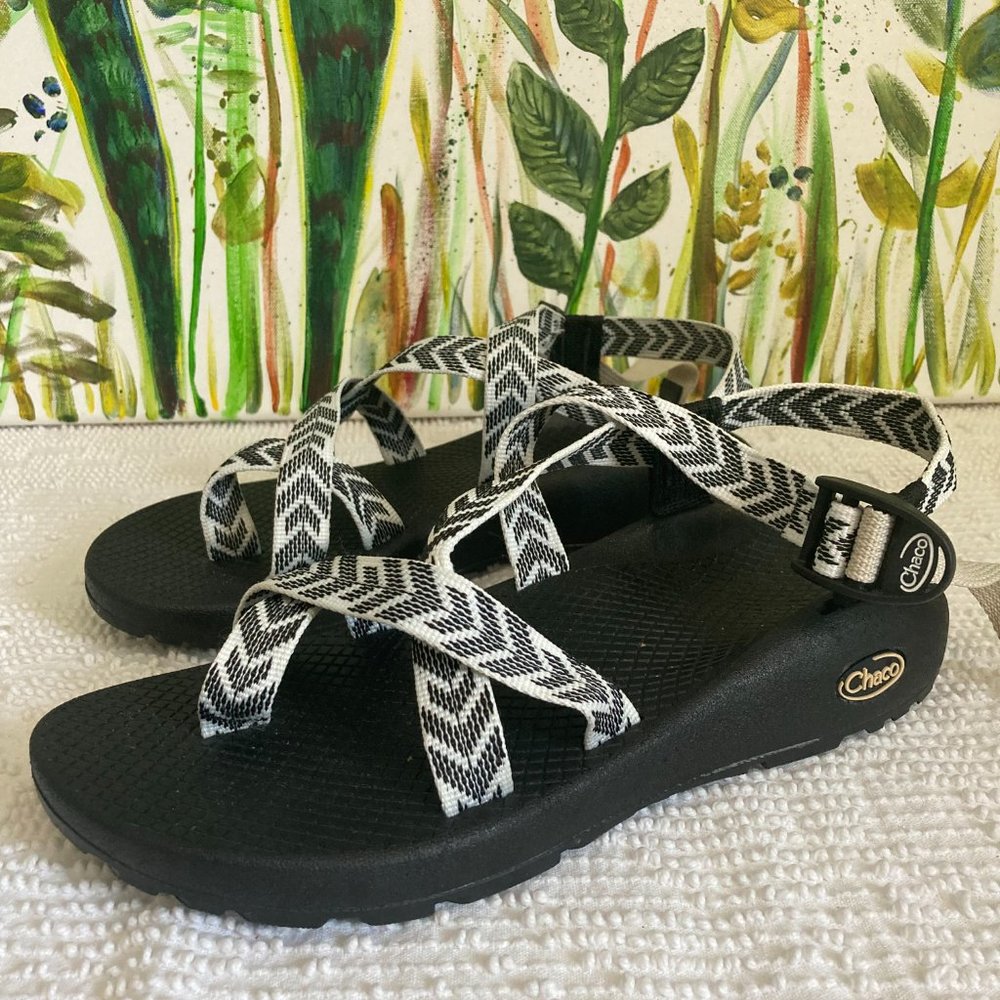 Women's Chacos Brand New Limited Edition Hiking Sandals Size 9